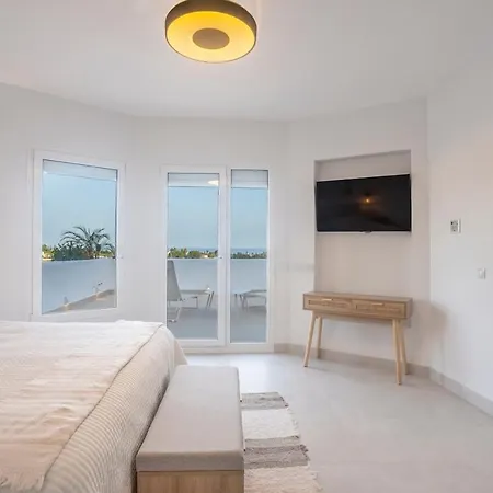 Atico Duplex En Con Vistas Al Mar Y Montana A 10 Min De La Playa