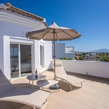 Atico Duplex En Con Vistas Al Mar Y Montana A 10 Min De La Playa 公寓 埃斯特波纳