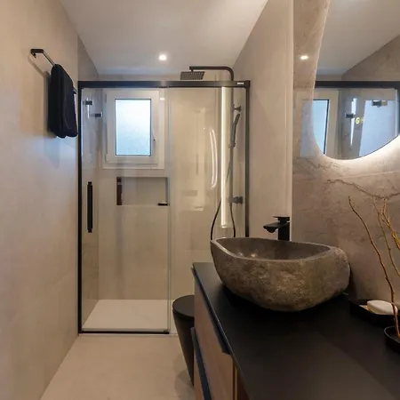 公寓 Atico Duplex En Con Vistas Al Mar Y Montana A 10 Min De La Playa 埃斯特波纳