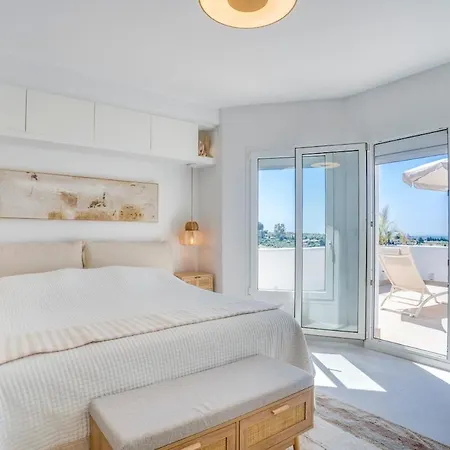 Atico Duplex En Con Vistas Al Mar Y Montana A 10 Min De La Playa * 埃斯特波纳
