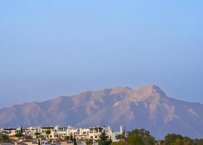 Atico Duplex En Con Vistas Al Mar Y Montana A 10 Min De La Playa Apartamento Estepona