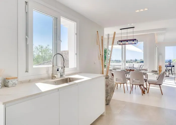 Atico Duplex En Con Vistas Al Mar Y Montana A 10 Min De La Playa 에스테포나