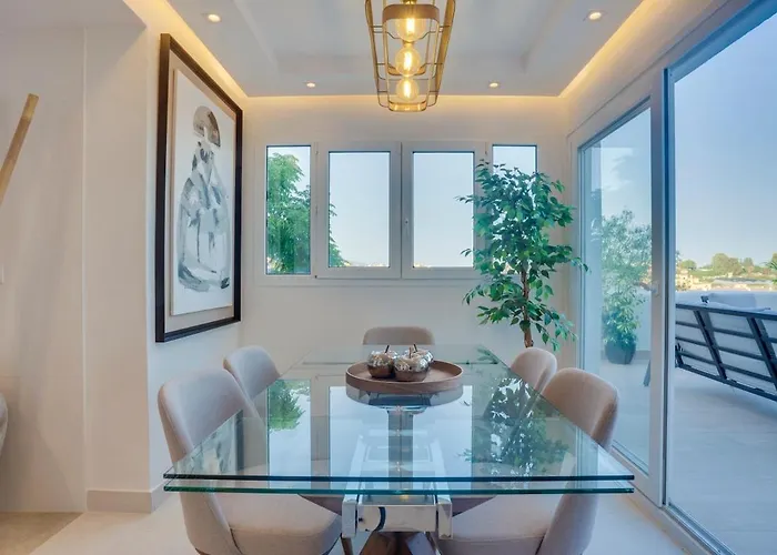 Atico Duplex En Con Vistas Al Mar Y Montana A 10 Min De La Playa 아파트 에스테포나