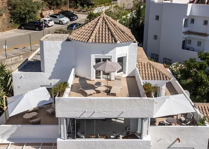 Atico Duplex En Con Vistas Al Mar Y Montana A 10 Min De La Playa 에스테포나