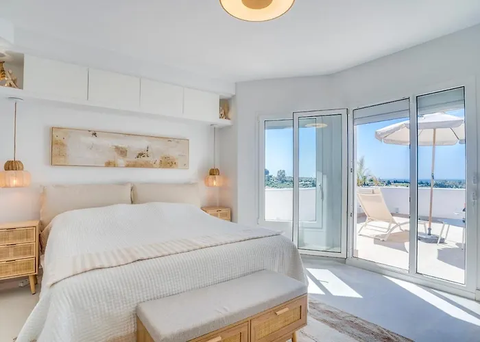 Atico Duplex En Con Vistas Al Mar Y Montana A 10 Min De La Playa * 에스테포나