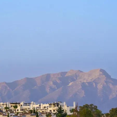 Atico Duplex En Con Vistas Al Mar Y Montana A 10 Min De La Playa Apartamento Estepona