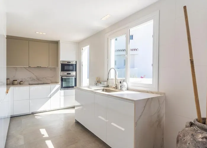 Atico Duplex En Con Vistas Al Mar Y Montana A 10 Min De La Playa Estepona