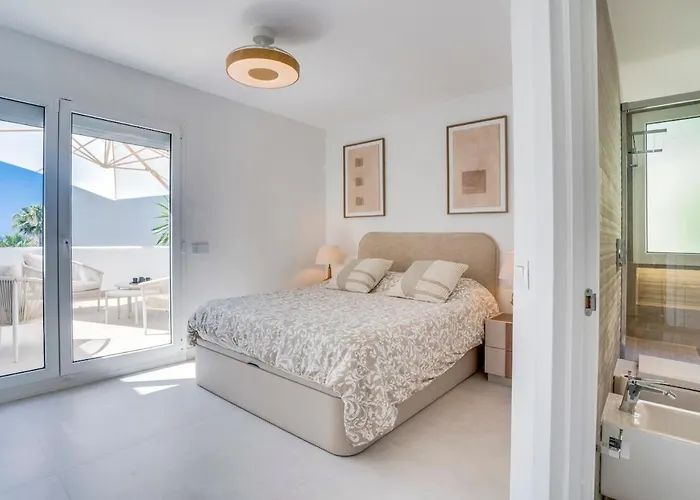 Atico Duplex En Con Vistas Al Mar Y Montana A 10 Min De La Playa * Estepona